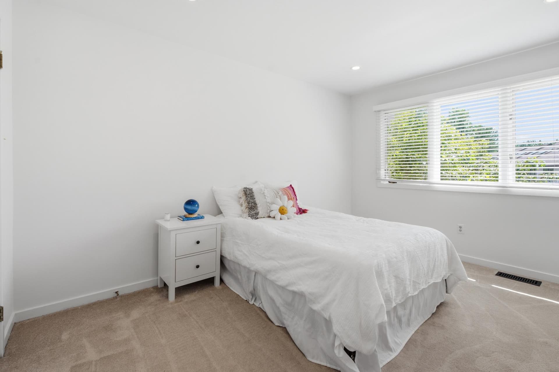 138 Montrose Avenue #26 photo 26