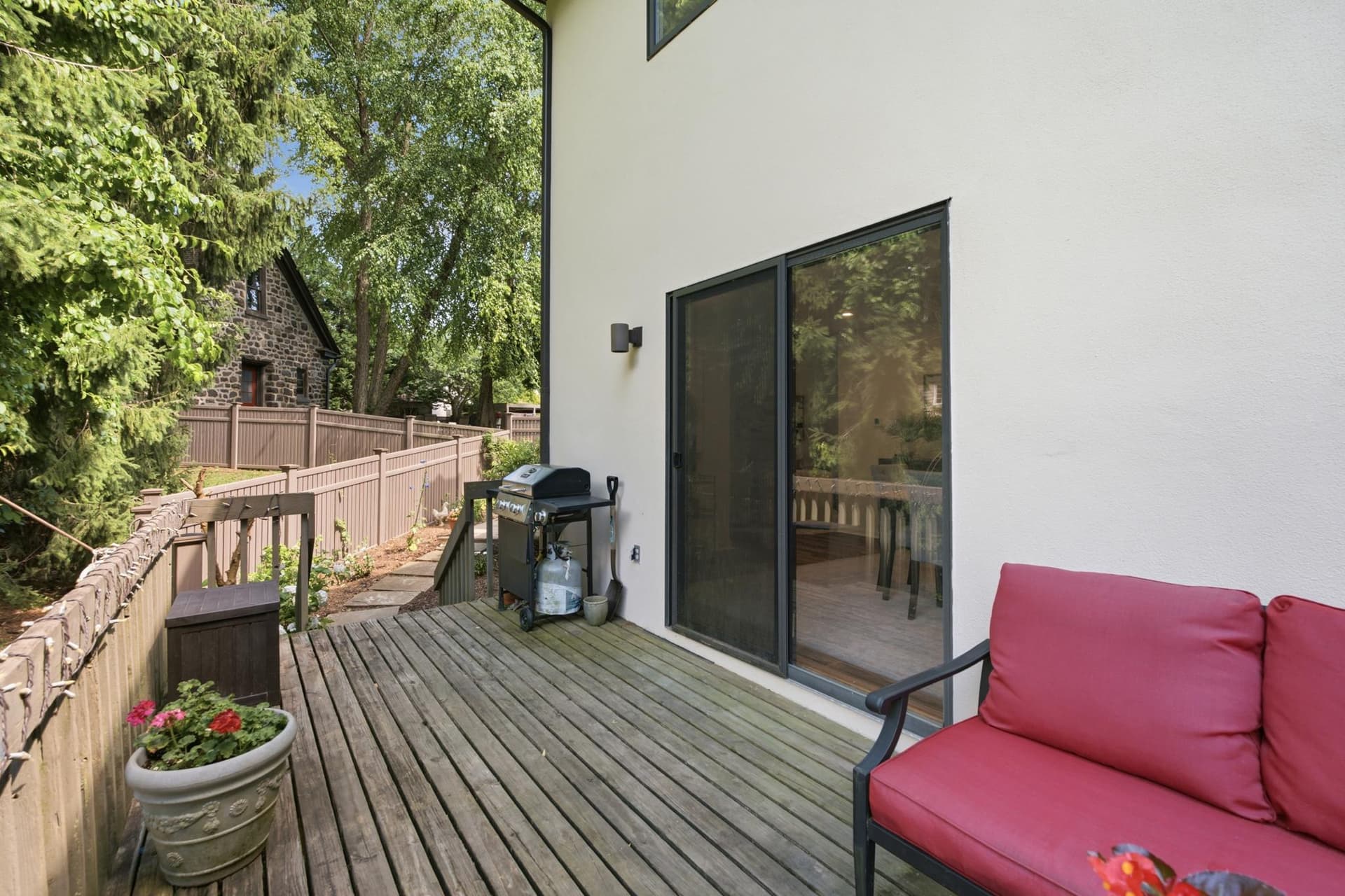 138 Montrose Avenue #26 photo 30