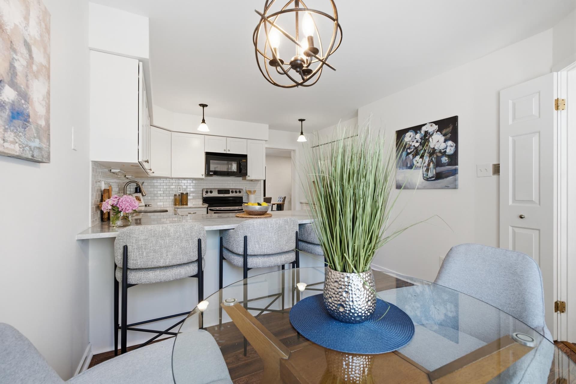 138 Montrose Avenue #26 photo 5