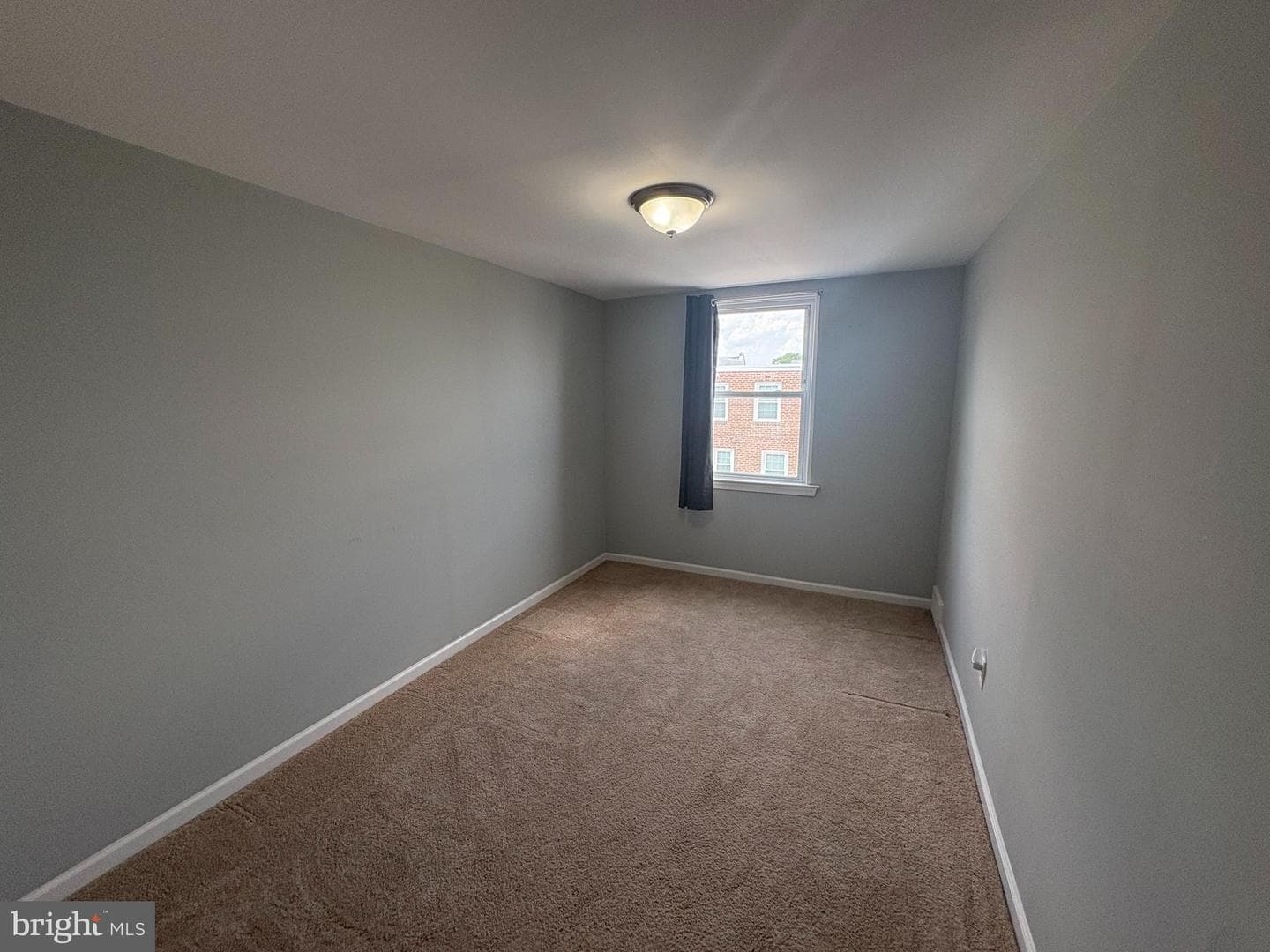 263 W Wyncliffe Avenue photo 16