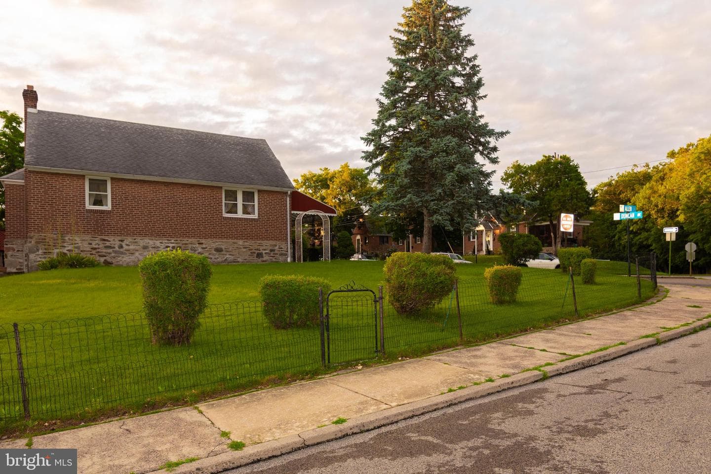1136 Duncan Avenue photo 6