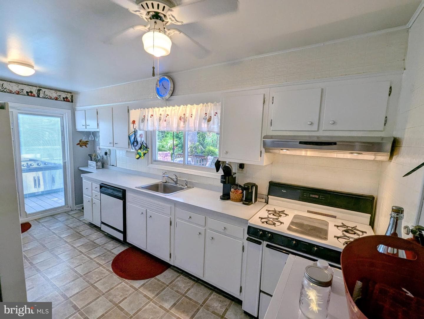 3641 Deepwater Lane photo 5