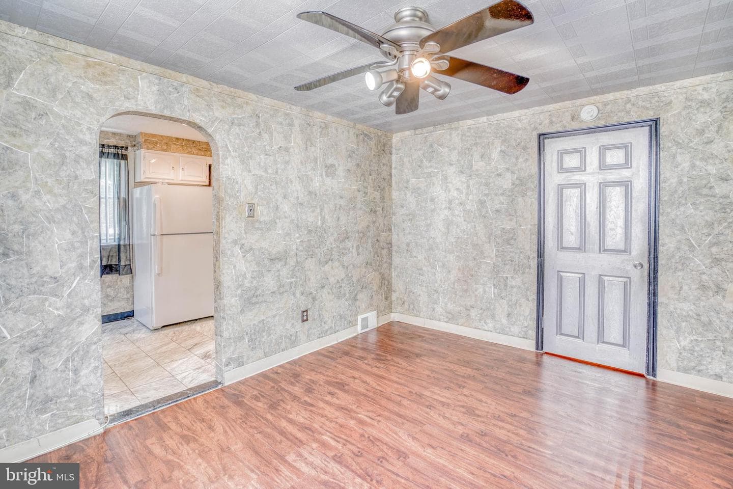 329 Laurel Road photo 10