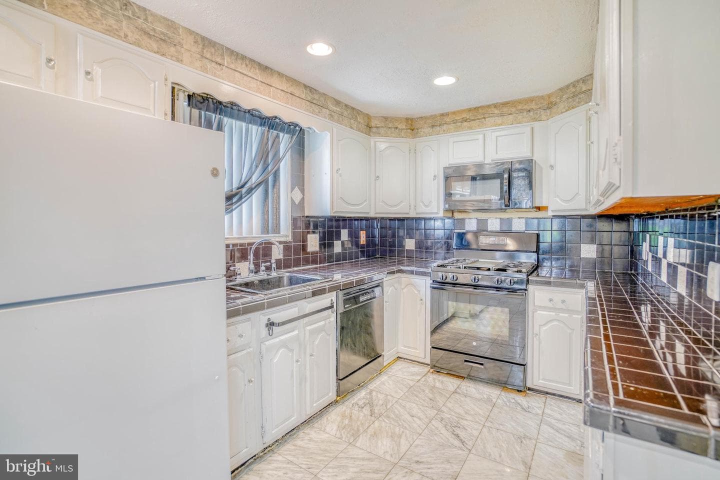 329 Laurel Road photo 15