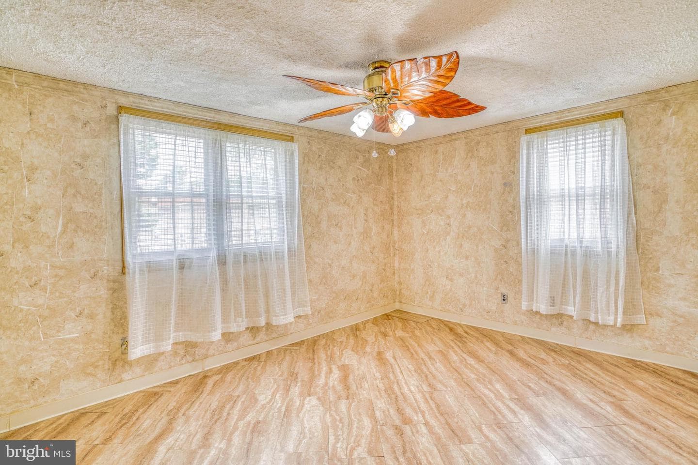 329 Laurel Road photo 24