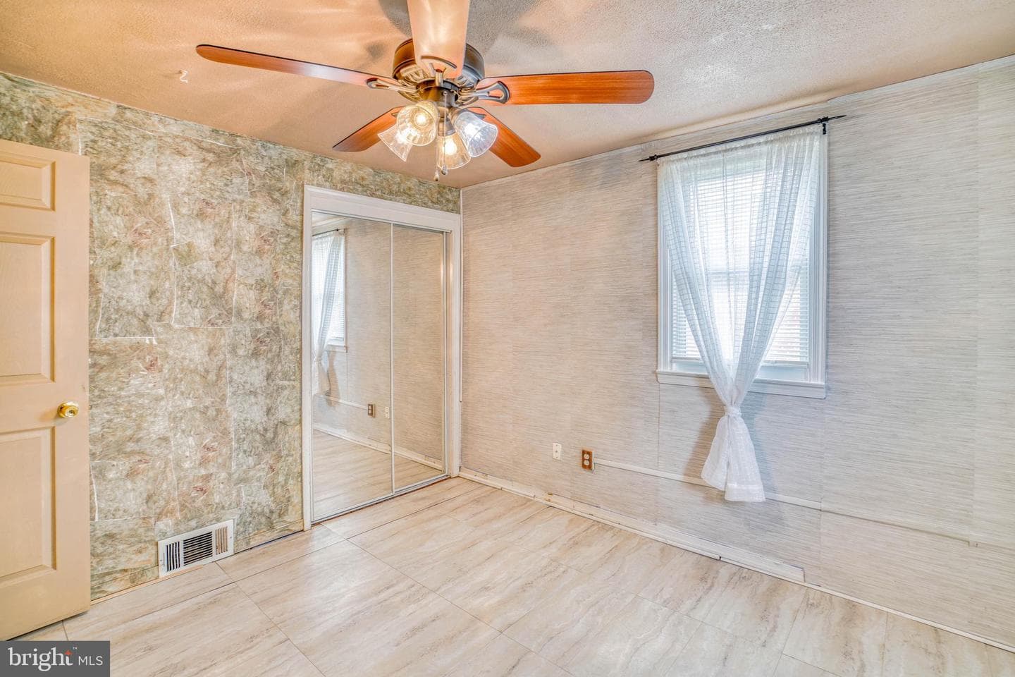 329 Laurel Road photo 27