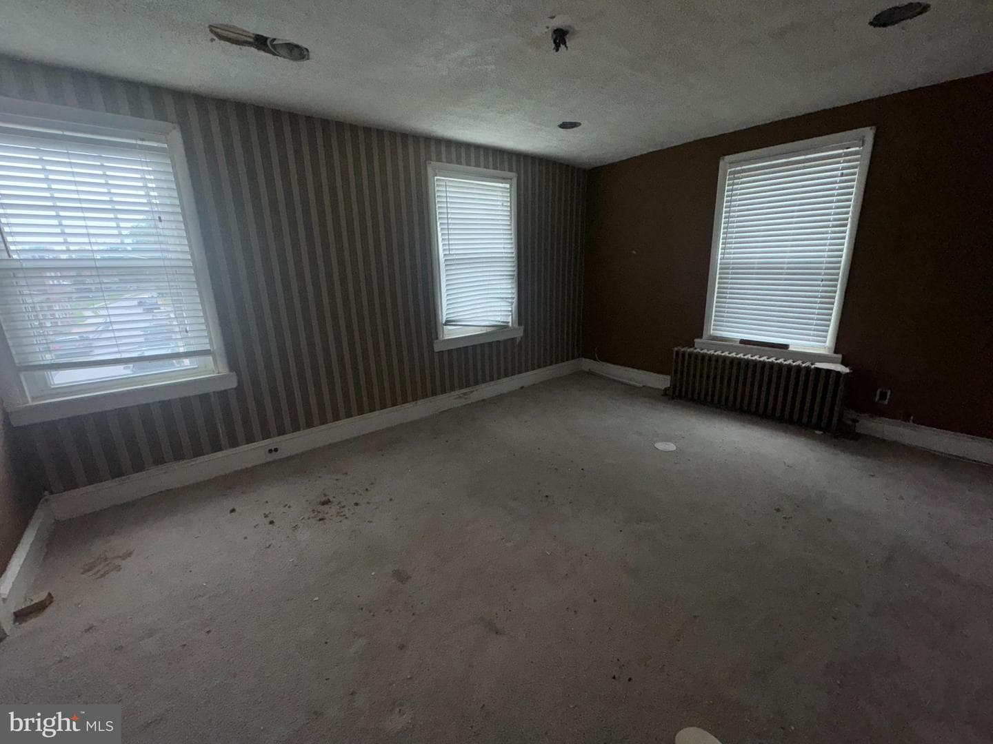 1408 E 11th Street photo 9