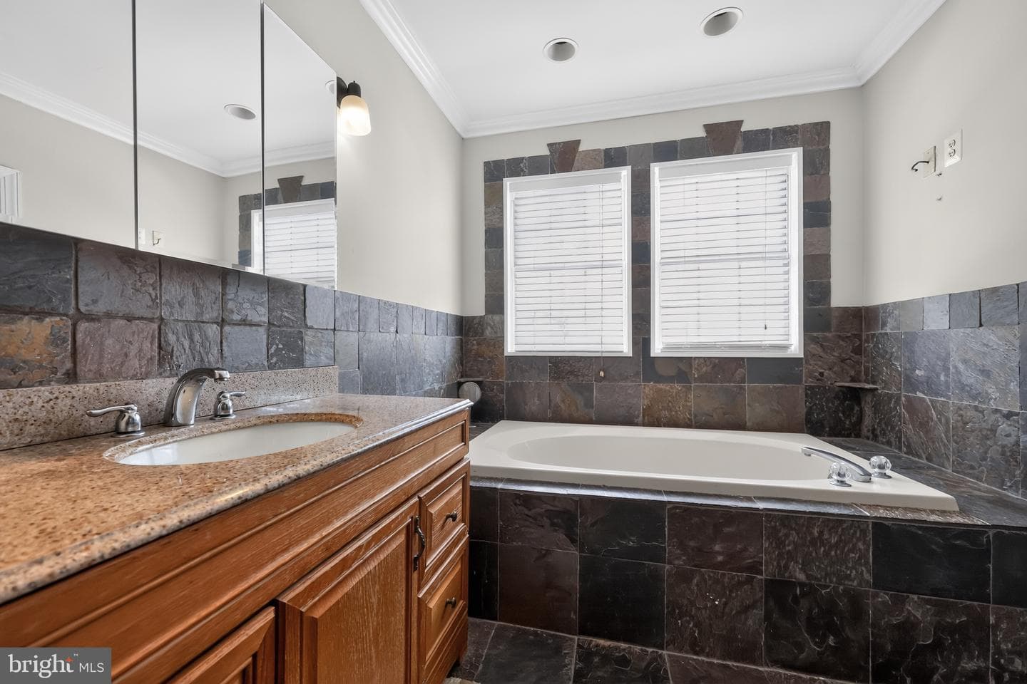 9 E Elbon Road photo 19