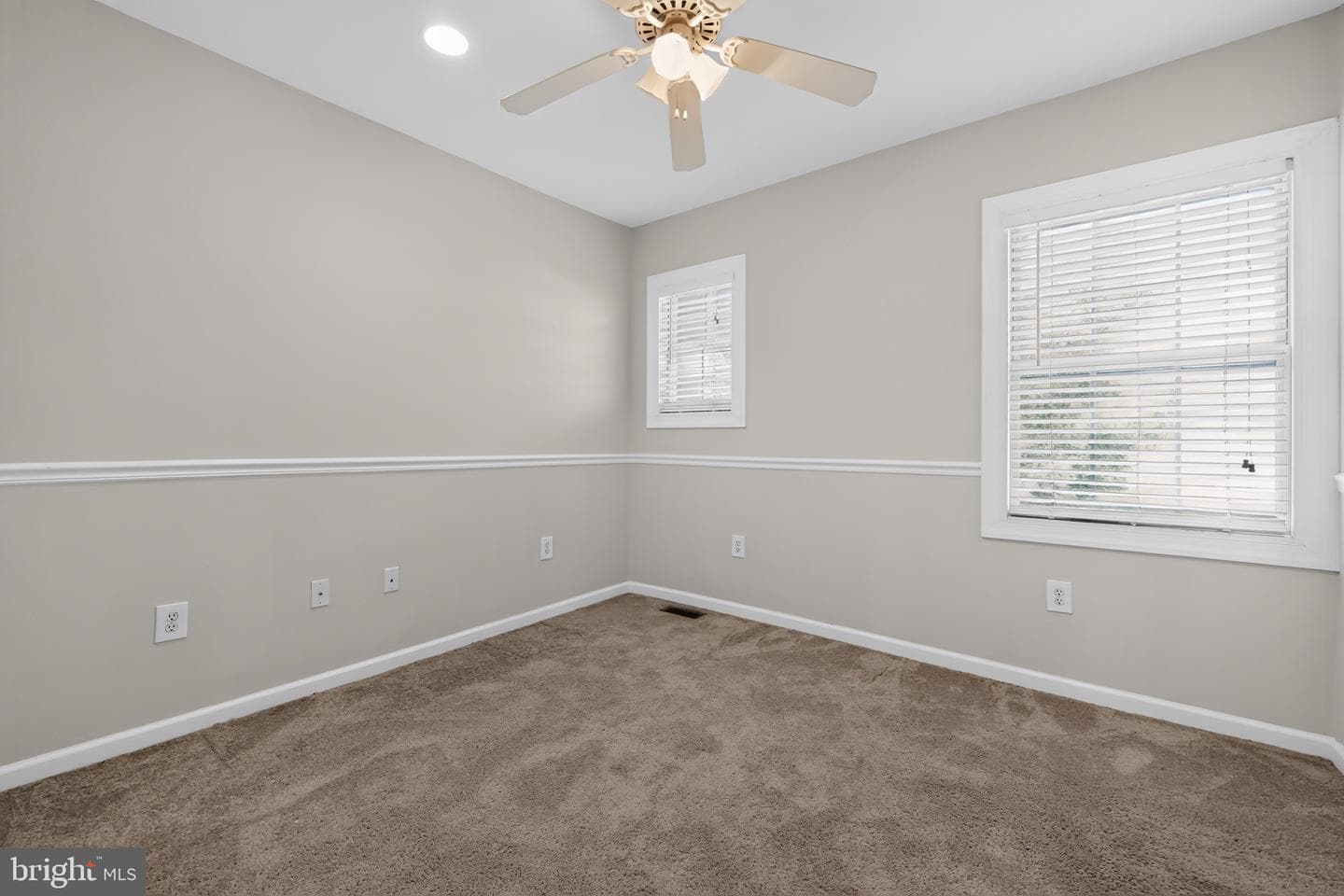 9 E Elbon Road photo 20