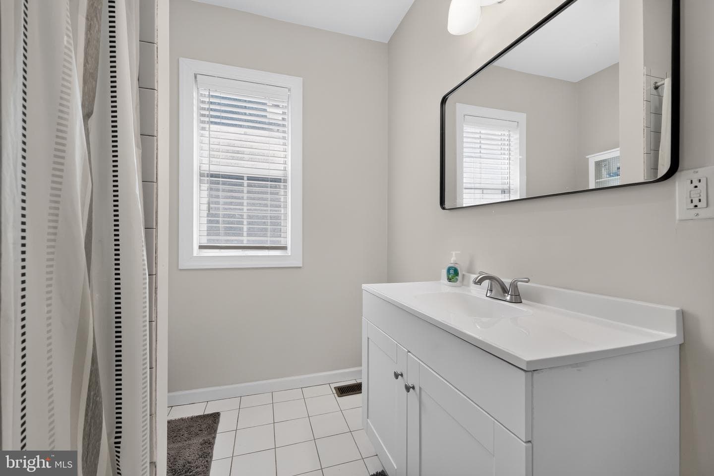 9 E Elbon Road photo 24