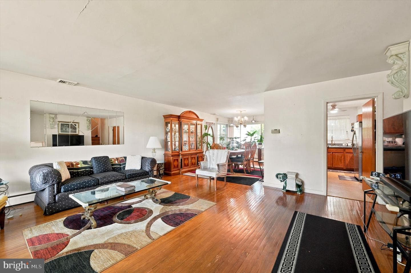 5 Drexel Avenue photo 3