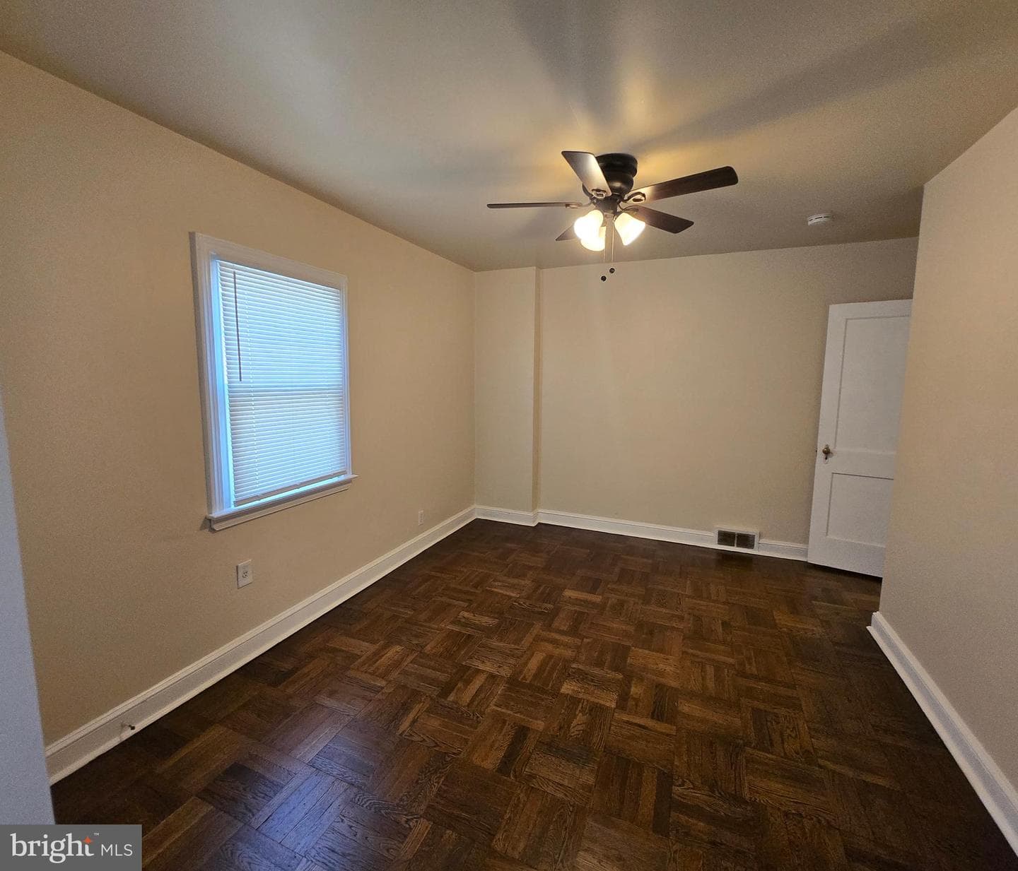 534 Rose Street photo 21