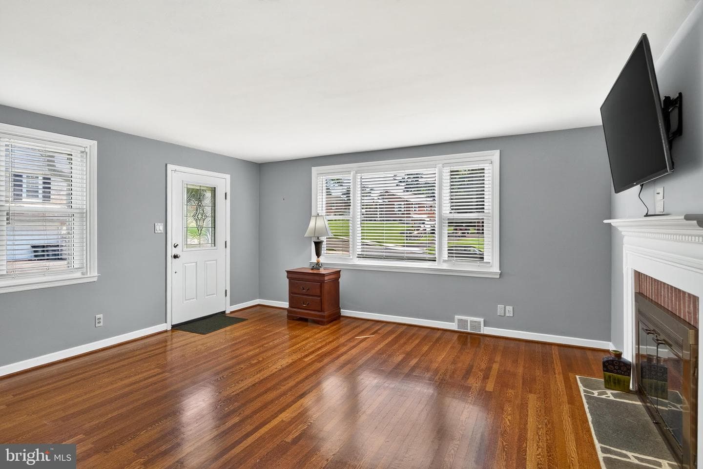 2741 Hillview Road photo 11