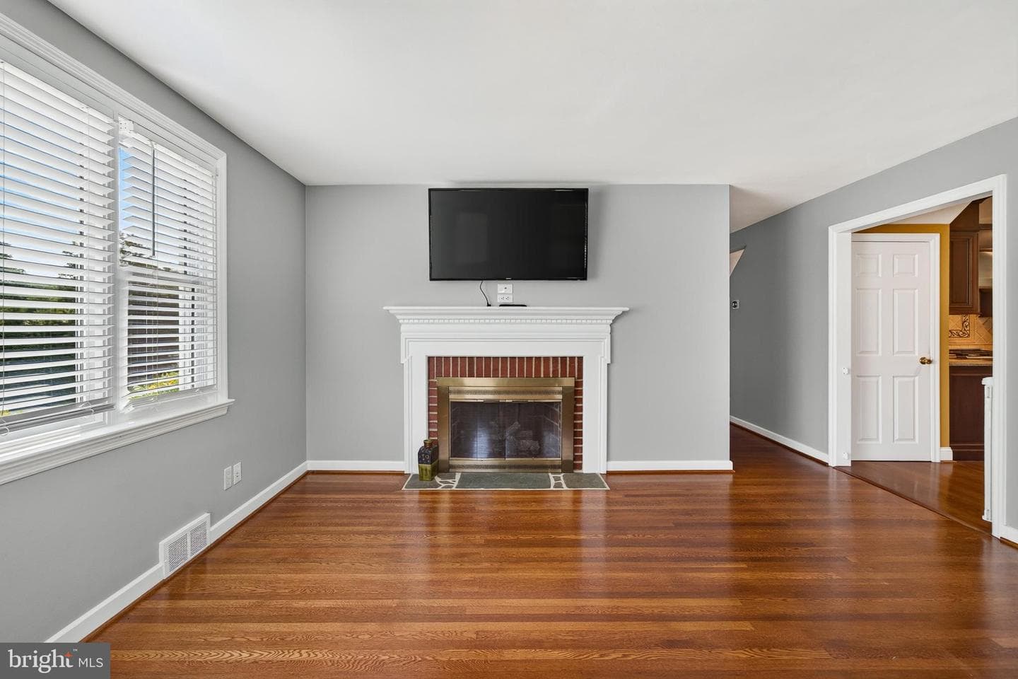 2741 Hillview Road photo 12