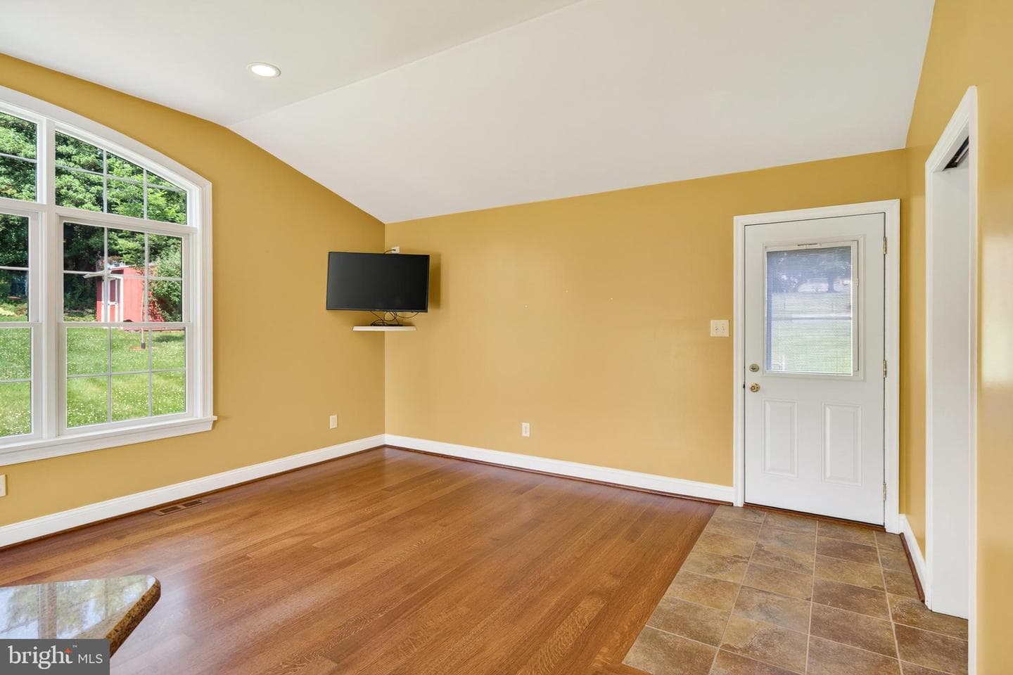 2741 Hillview Road photo 26