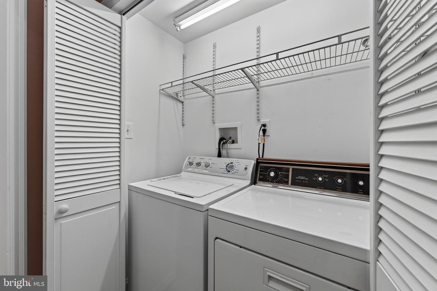 2741 Hillview Road photo 27