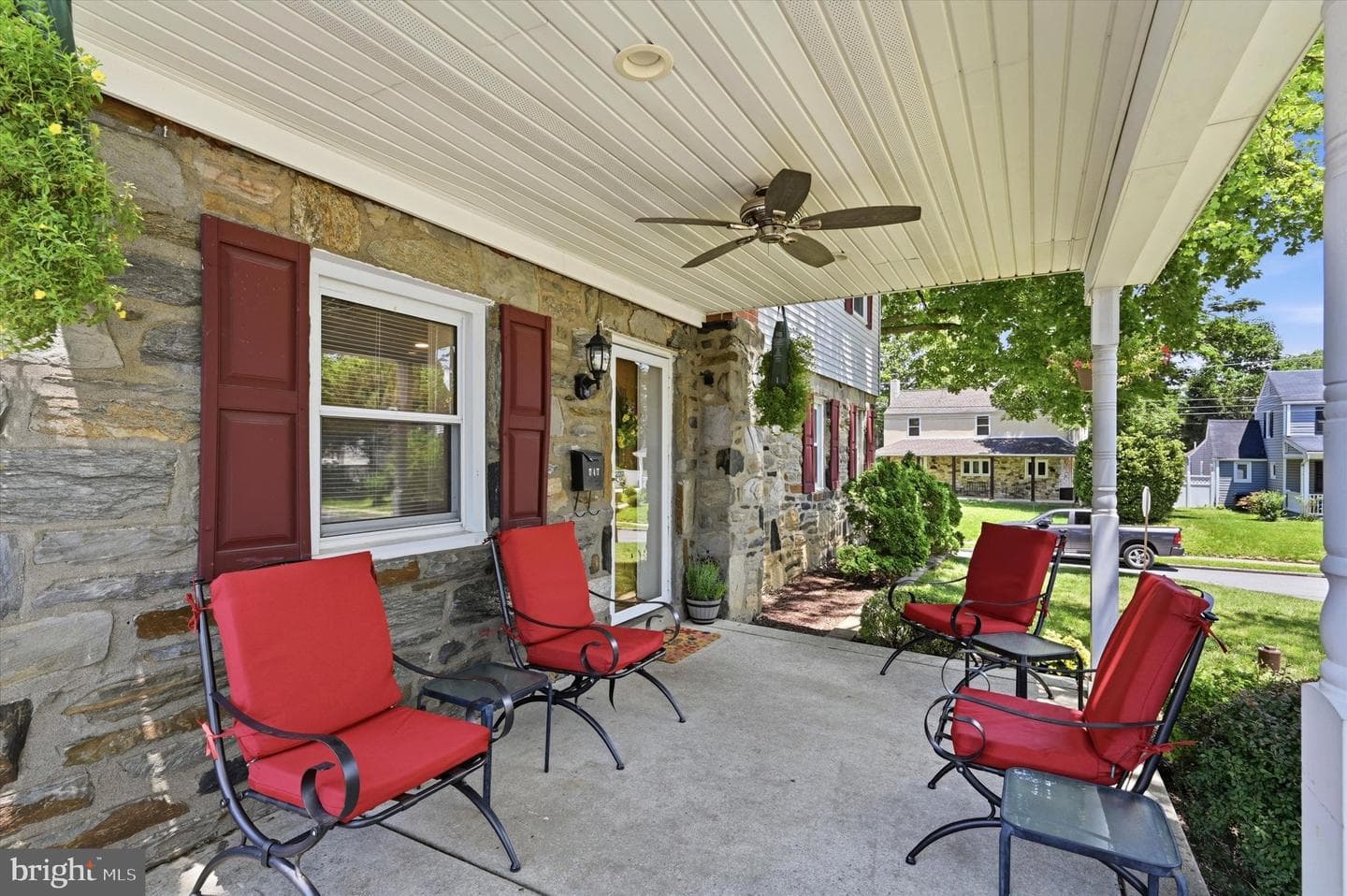 747 Surrey Road photo 3