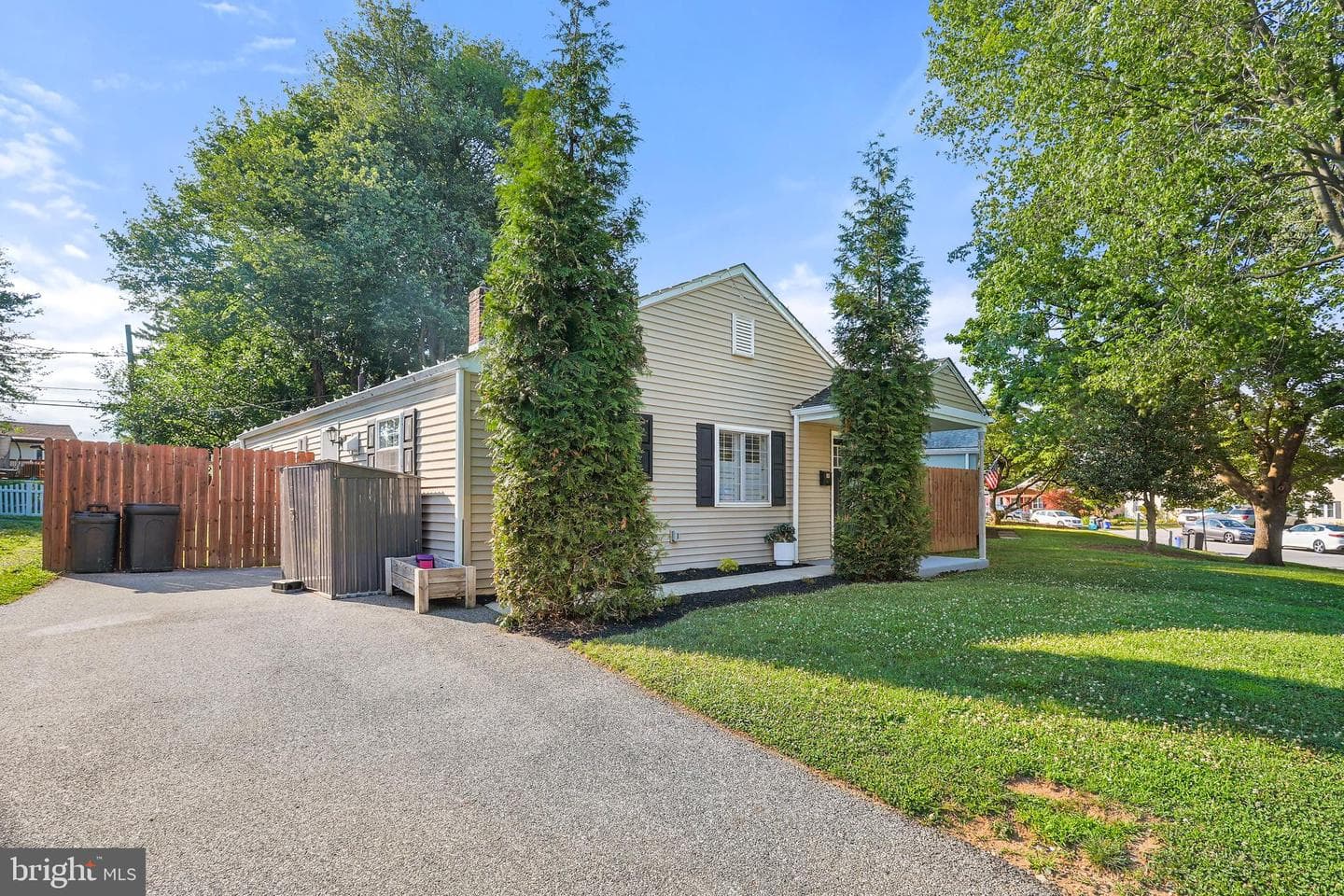 58 Florence Avenue photo 4