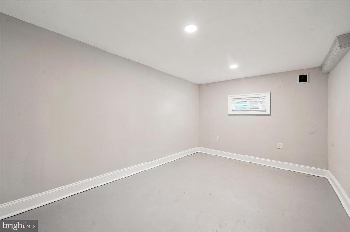 345 Westmont Drive photo 24