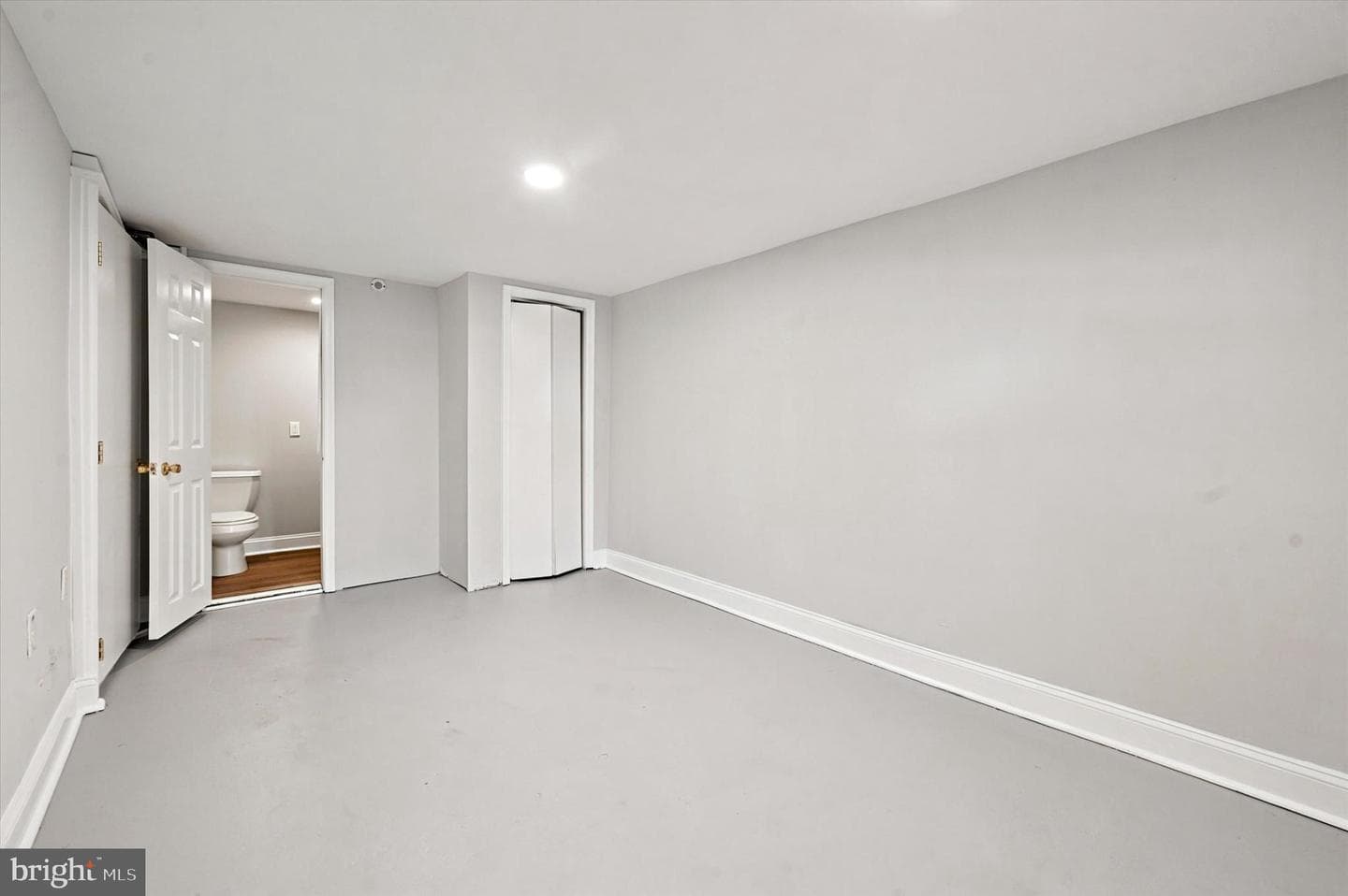 345 Westmont Drive photo 25
