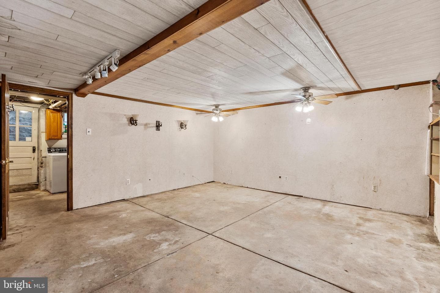 2926 Belmont Avenue photo 24