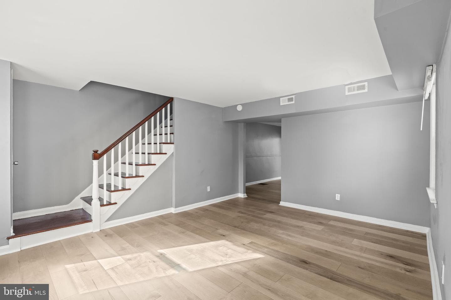1240 Harding Drive photo 4