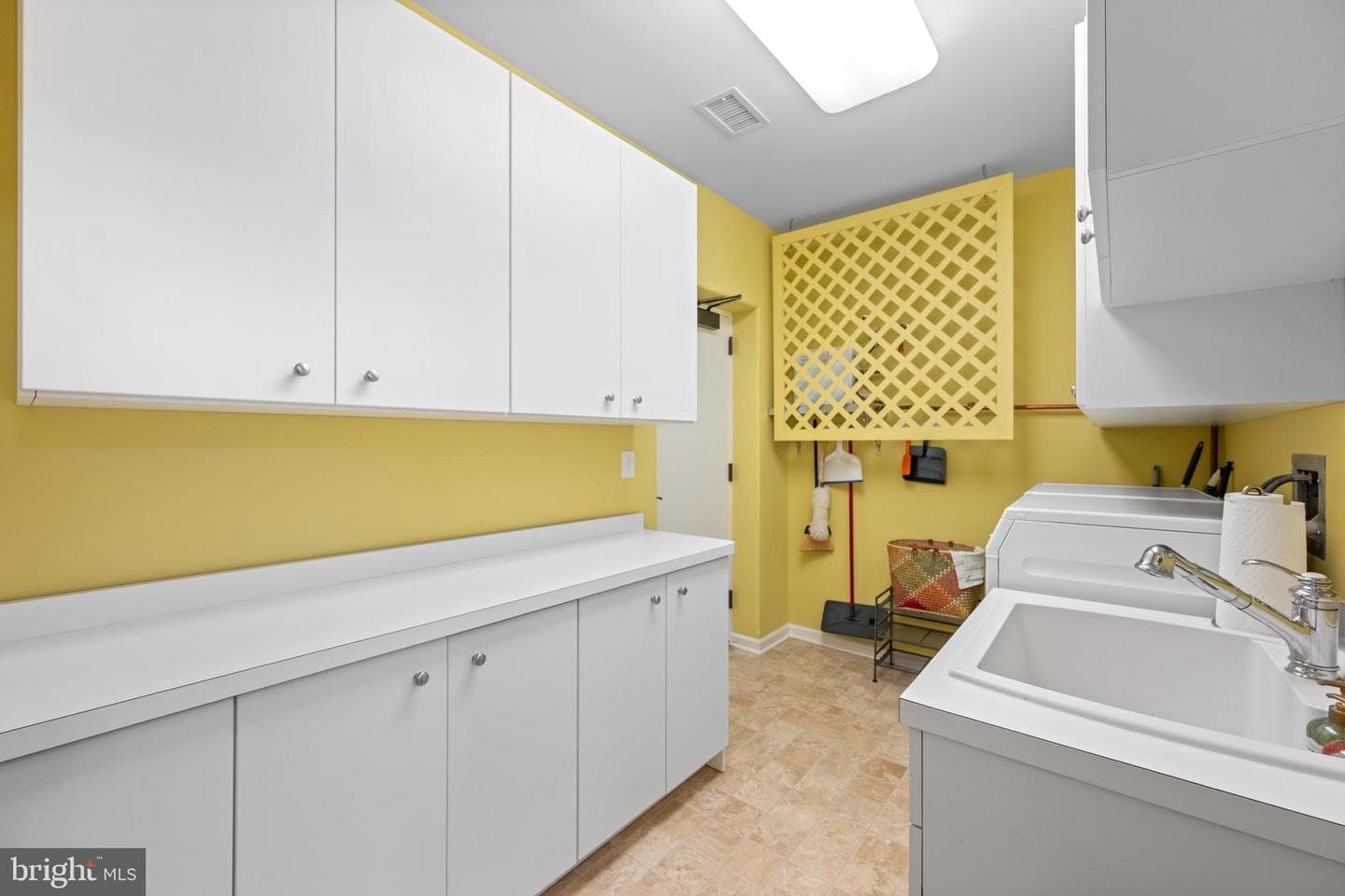 5304 Parkview Drive photo 35