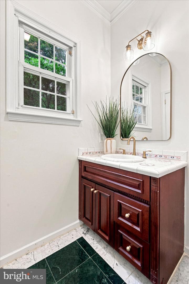 637 Heather Lane photo 16