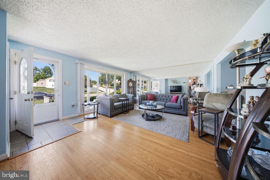 855 Rhoads Drive photo 4