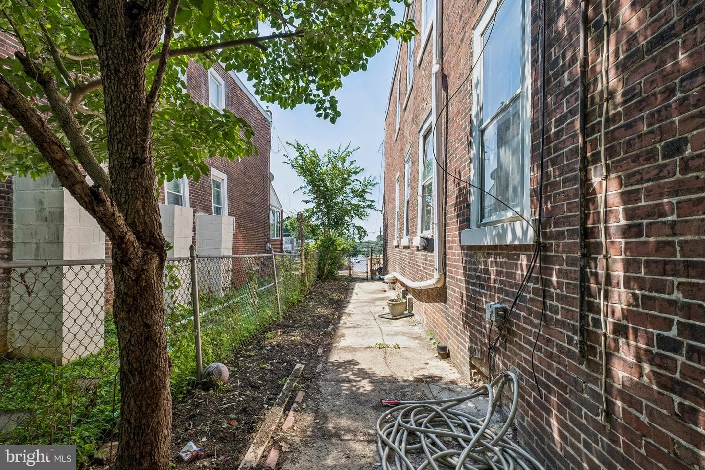 627 Walnut Street photo 38