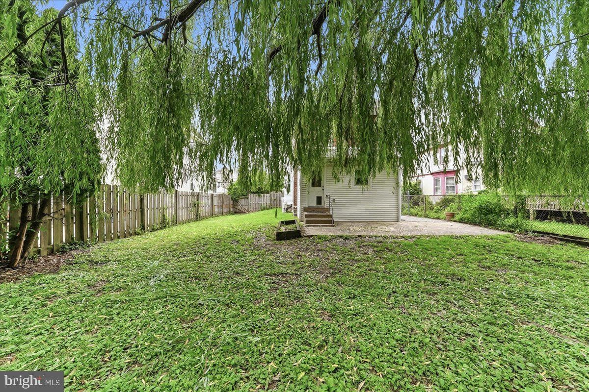 251 Burmont photo 27
