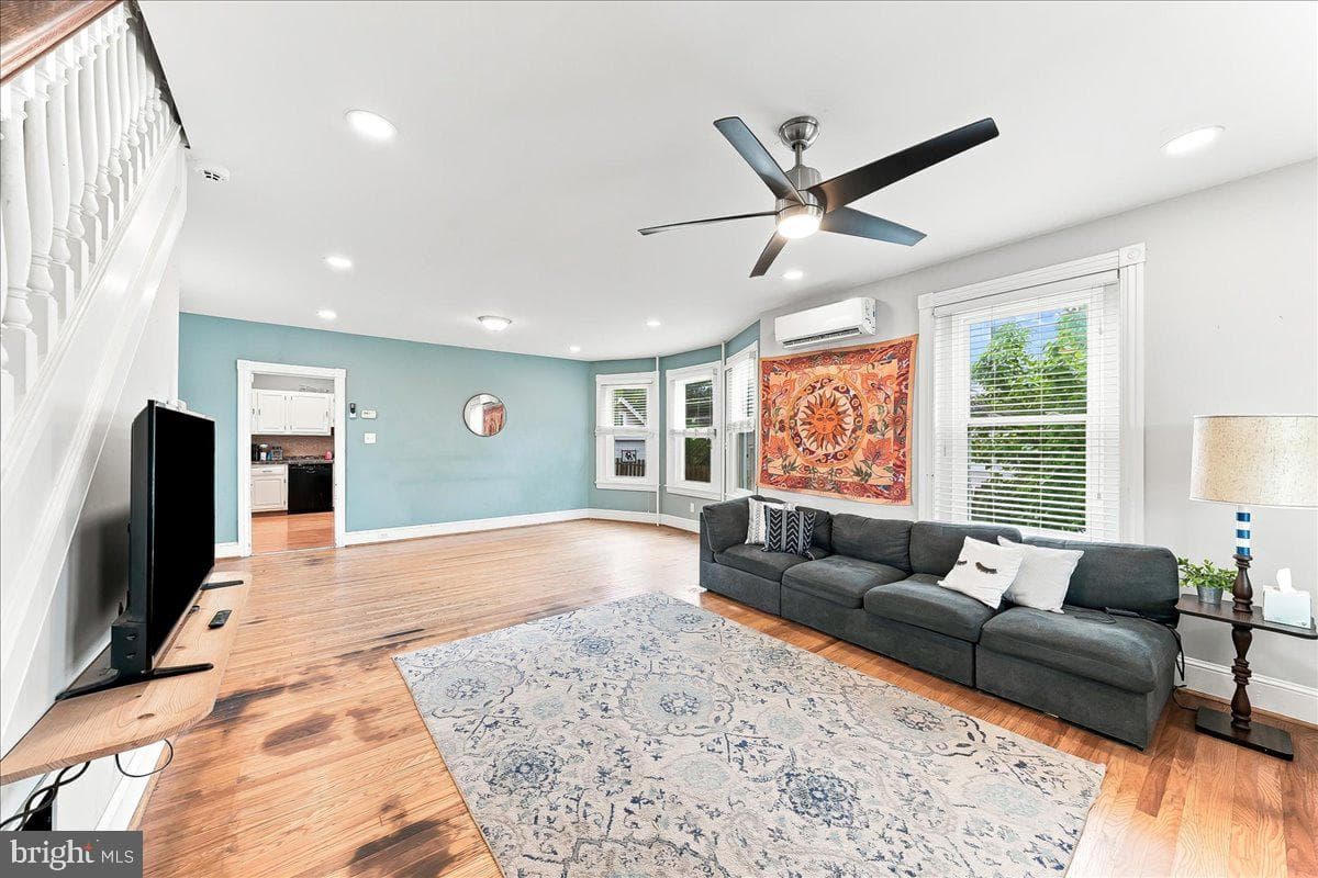 251 Burmont photo 7