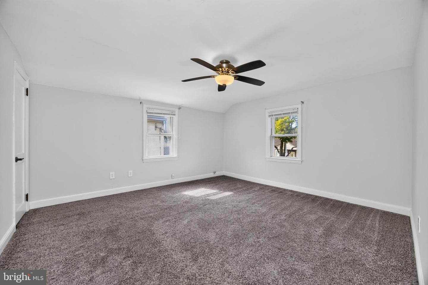 215 Ash Road photo 15