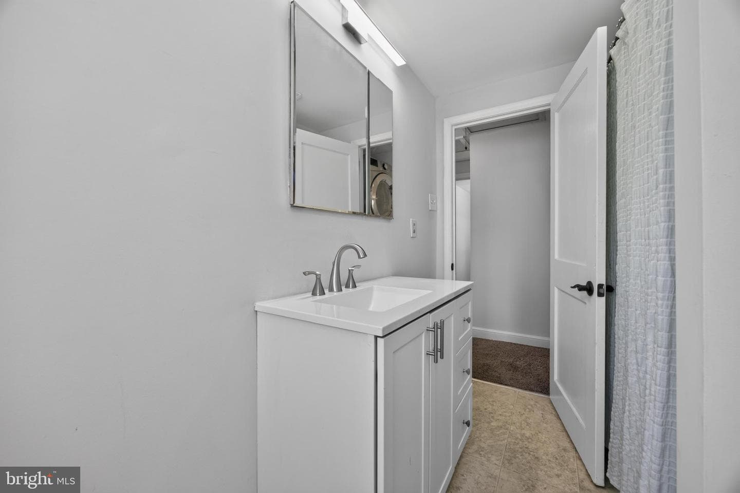 215 Ash Road photo 17