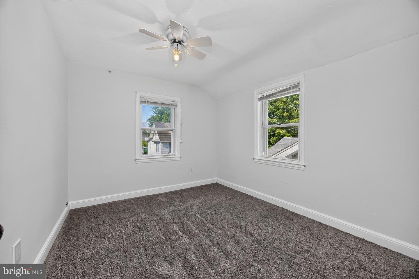 215 Ash Road photo 21