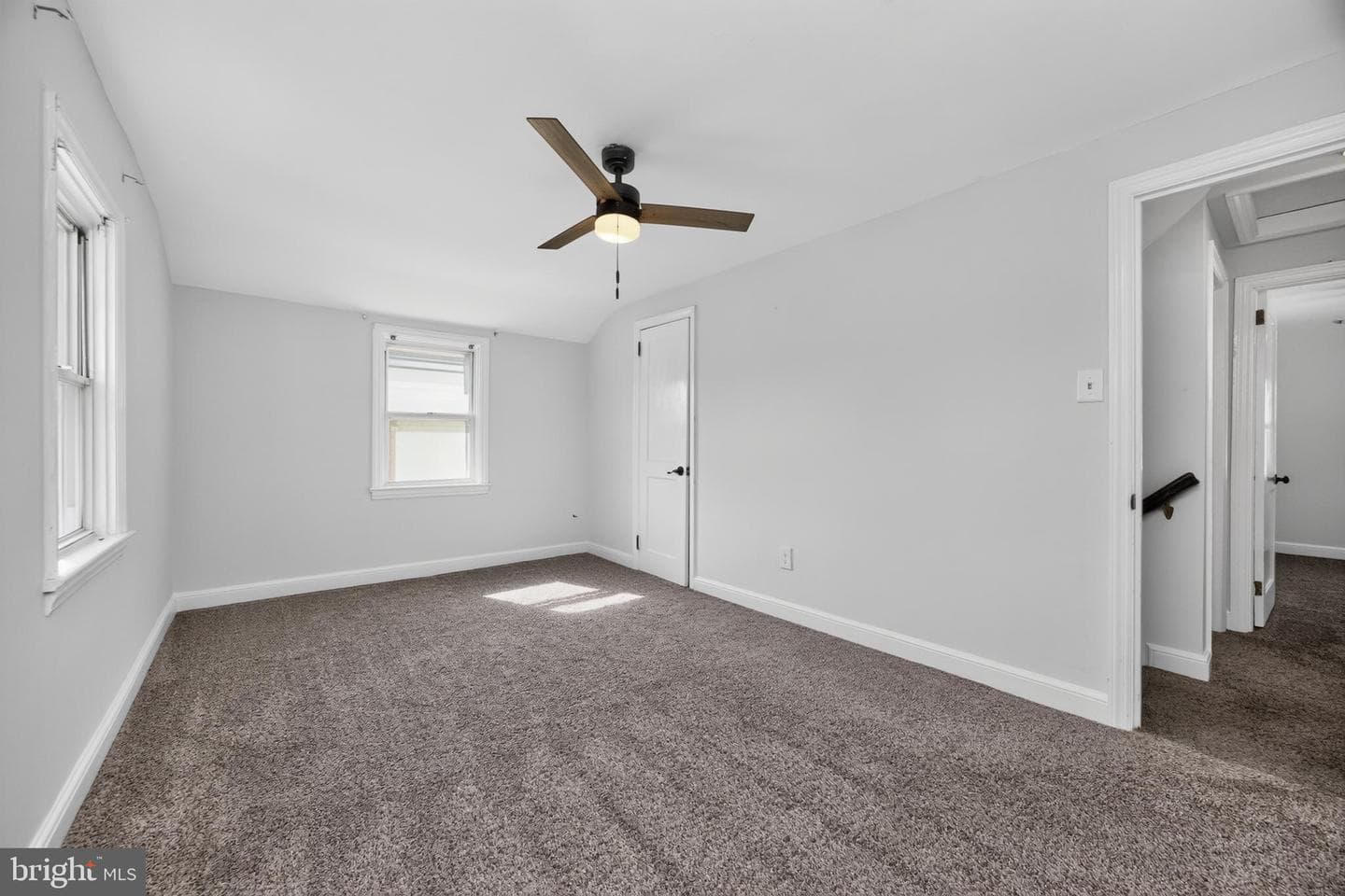 215 Ash Road photo 22