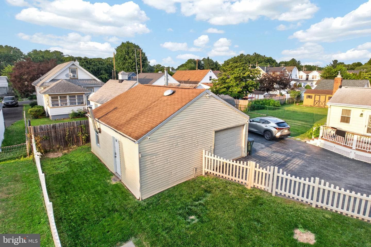215 Ash Road photo 35