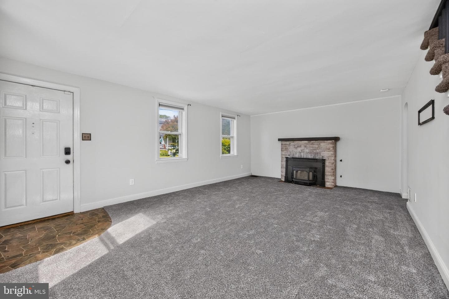 215 Ash Road photo 4