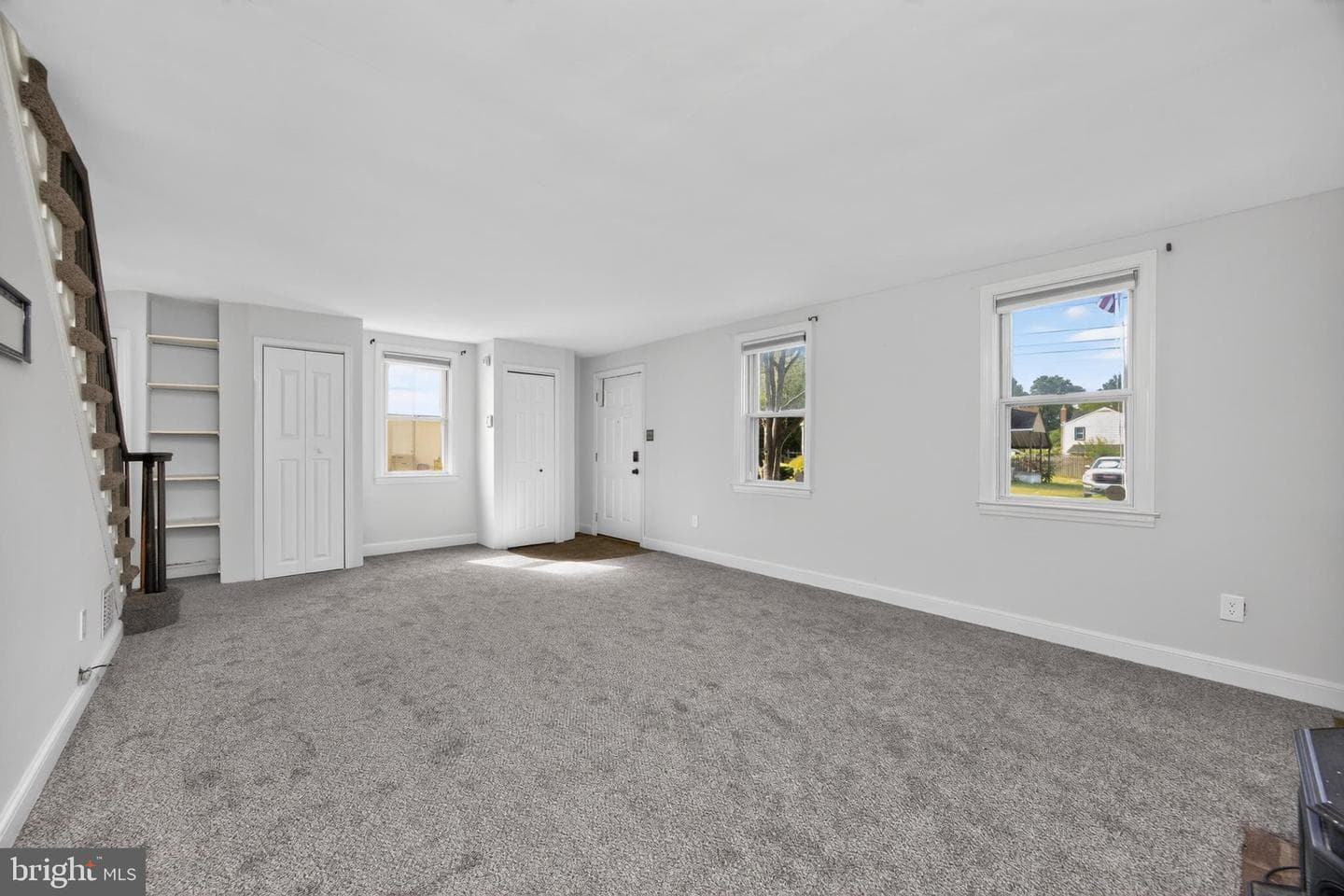 215 Ash Road photo 5
