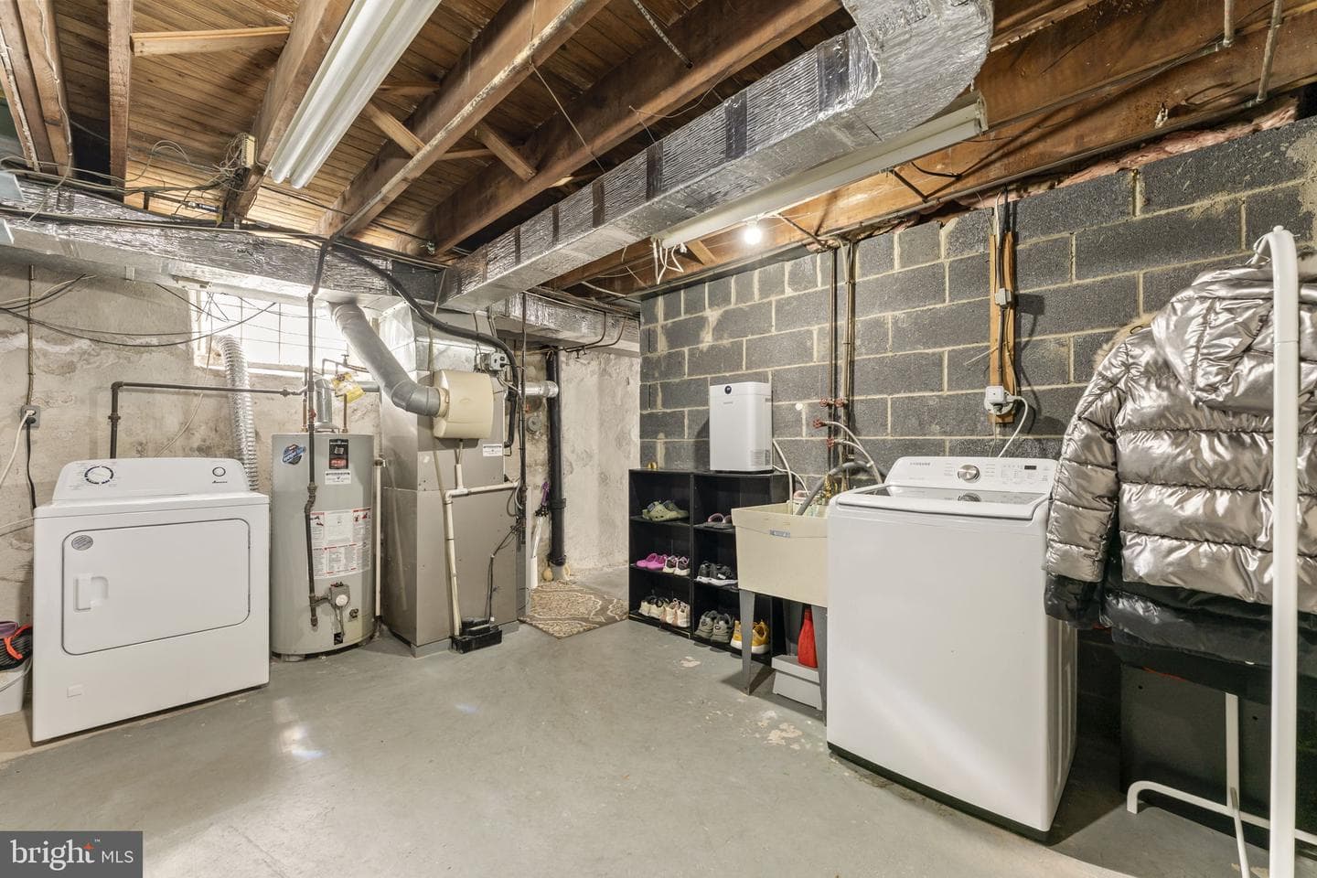221 Juniper Road photo 32