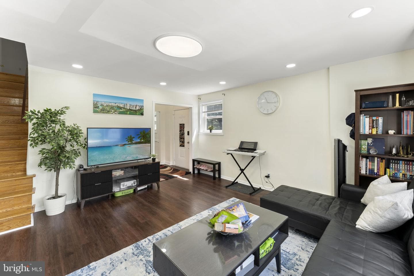 221 Juniper Road photo 4