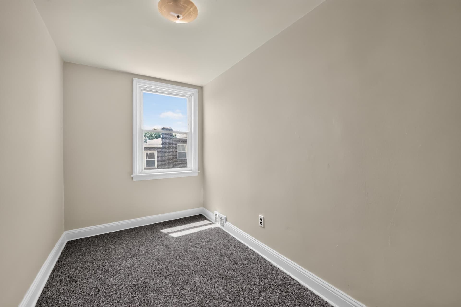 256 Cambridge Road photo 21