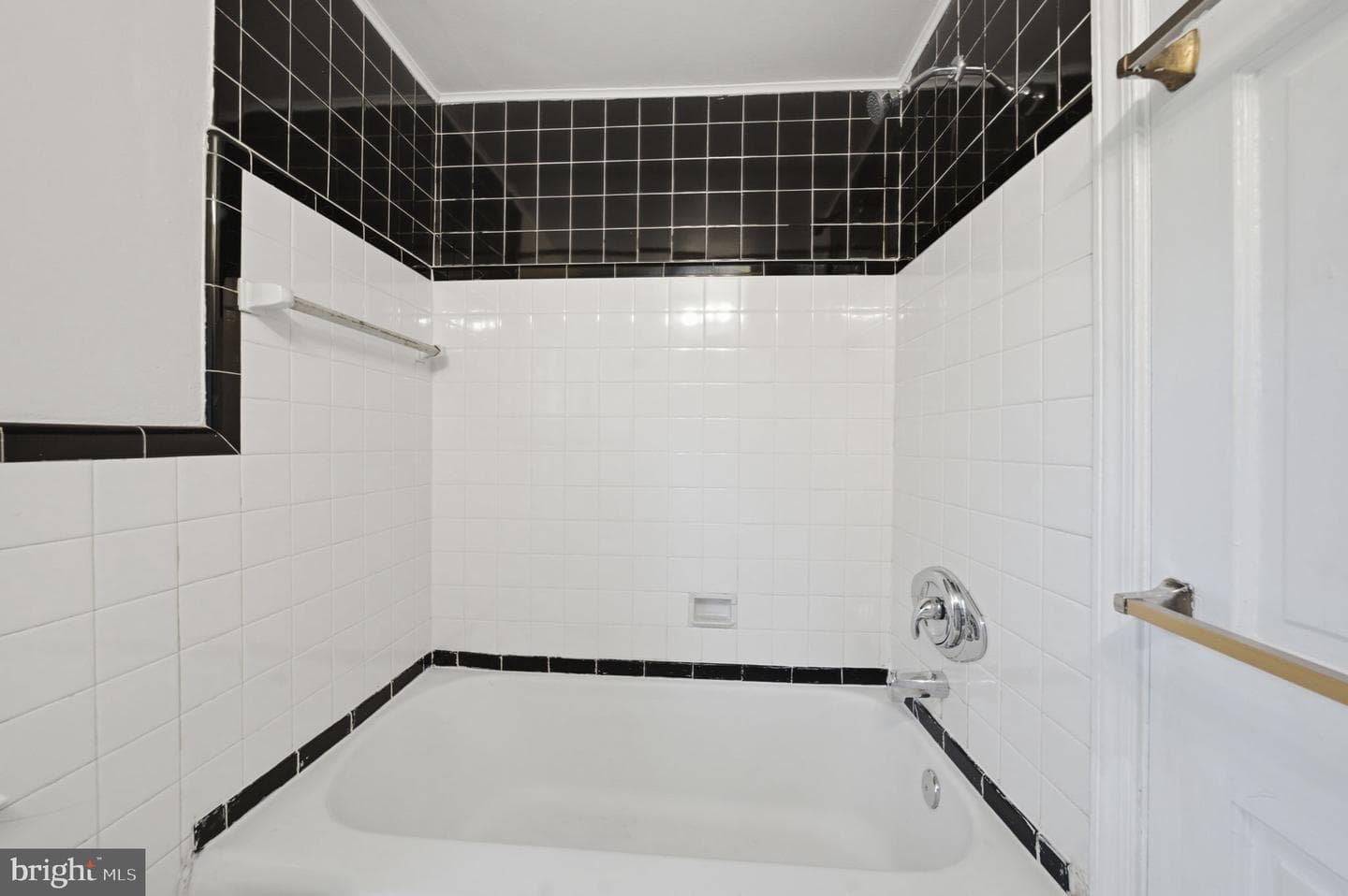 725 Irvington Place photo 14