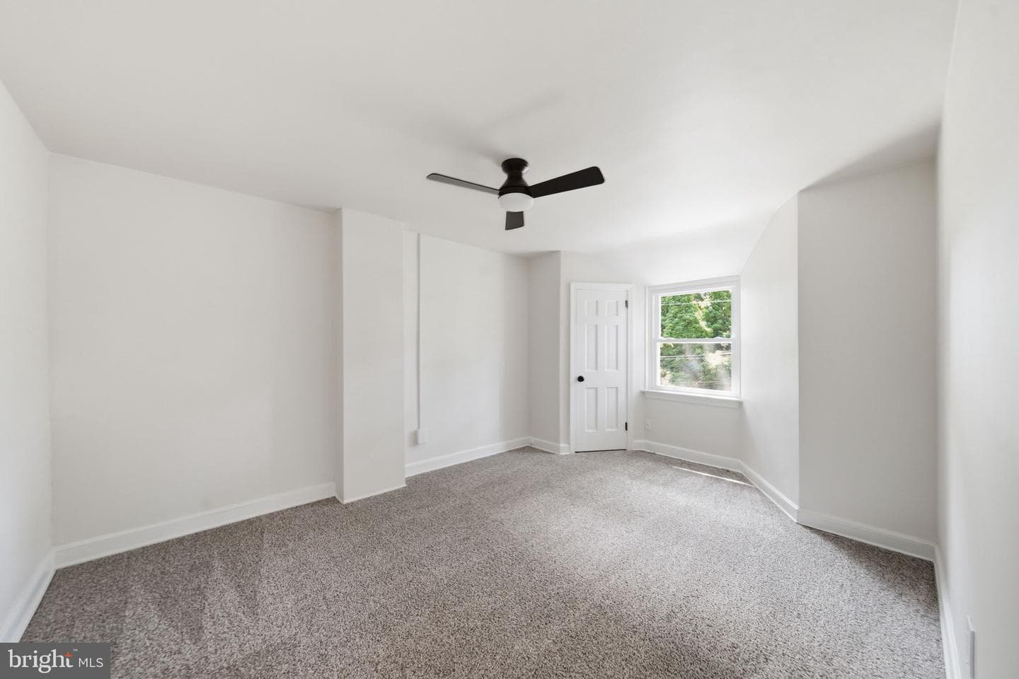 725 Irvington Place photo 15