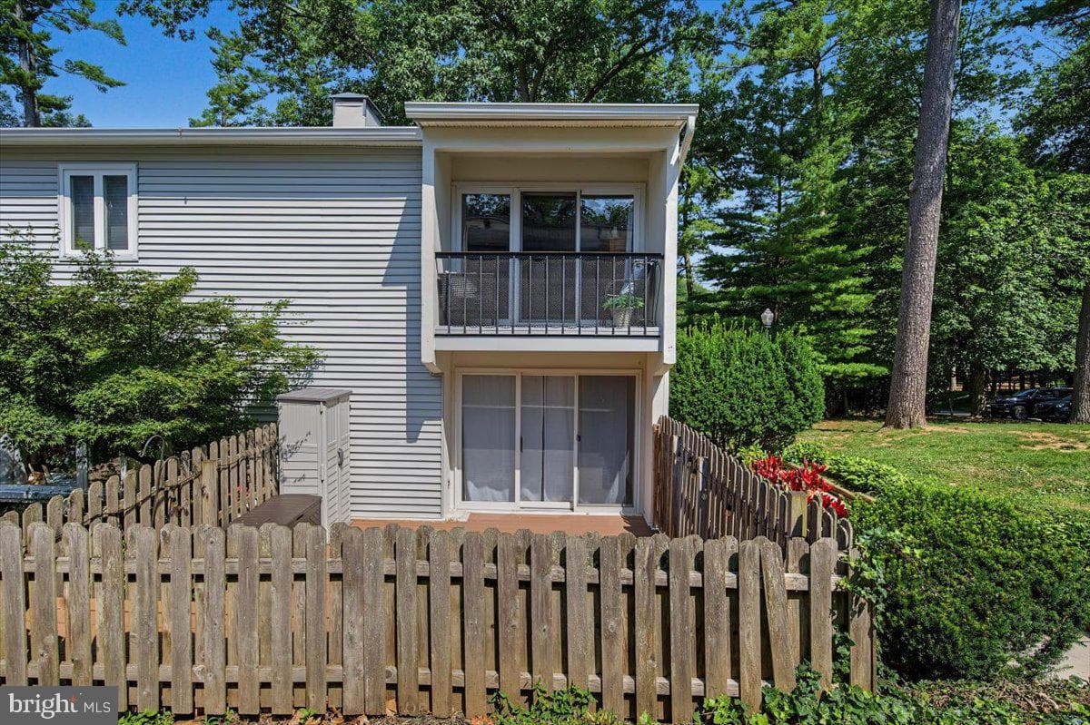 239 E Chelsea Circle photo 24