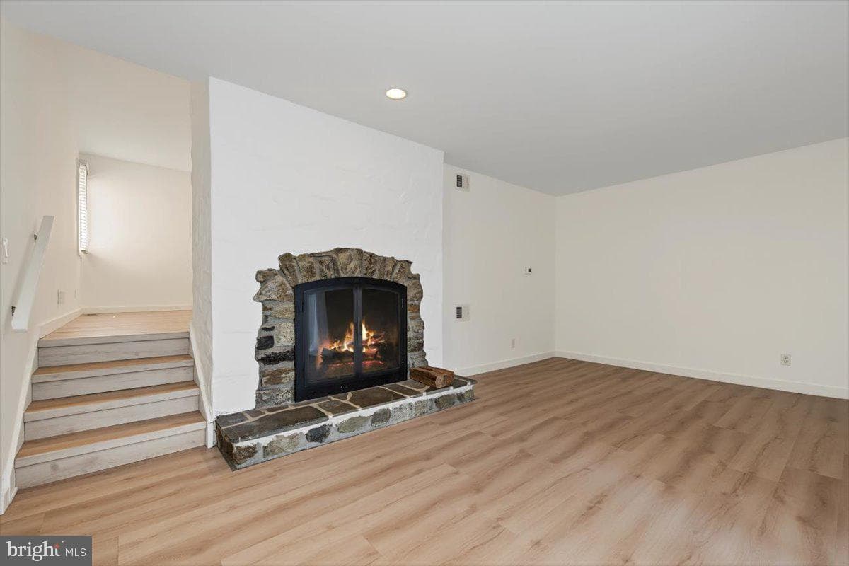239 E Chelsea Circle photo 5