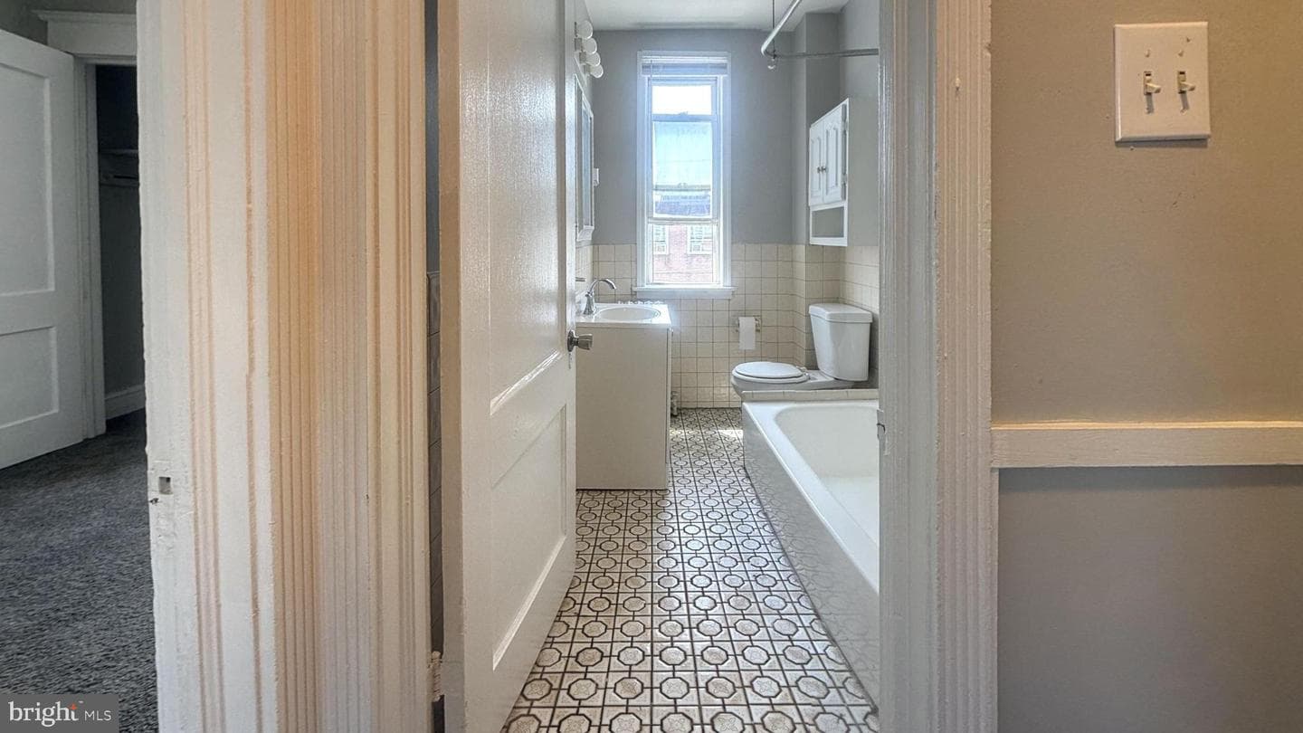7008 Clinton Road, Upper Darby