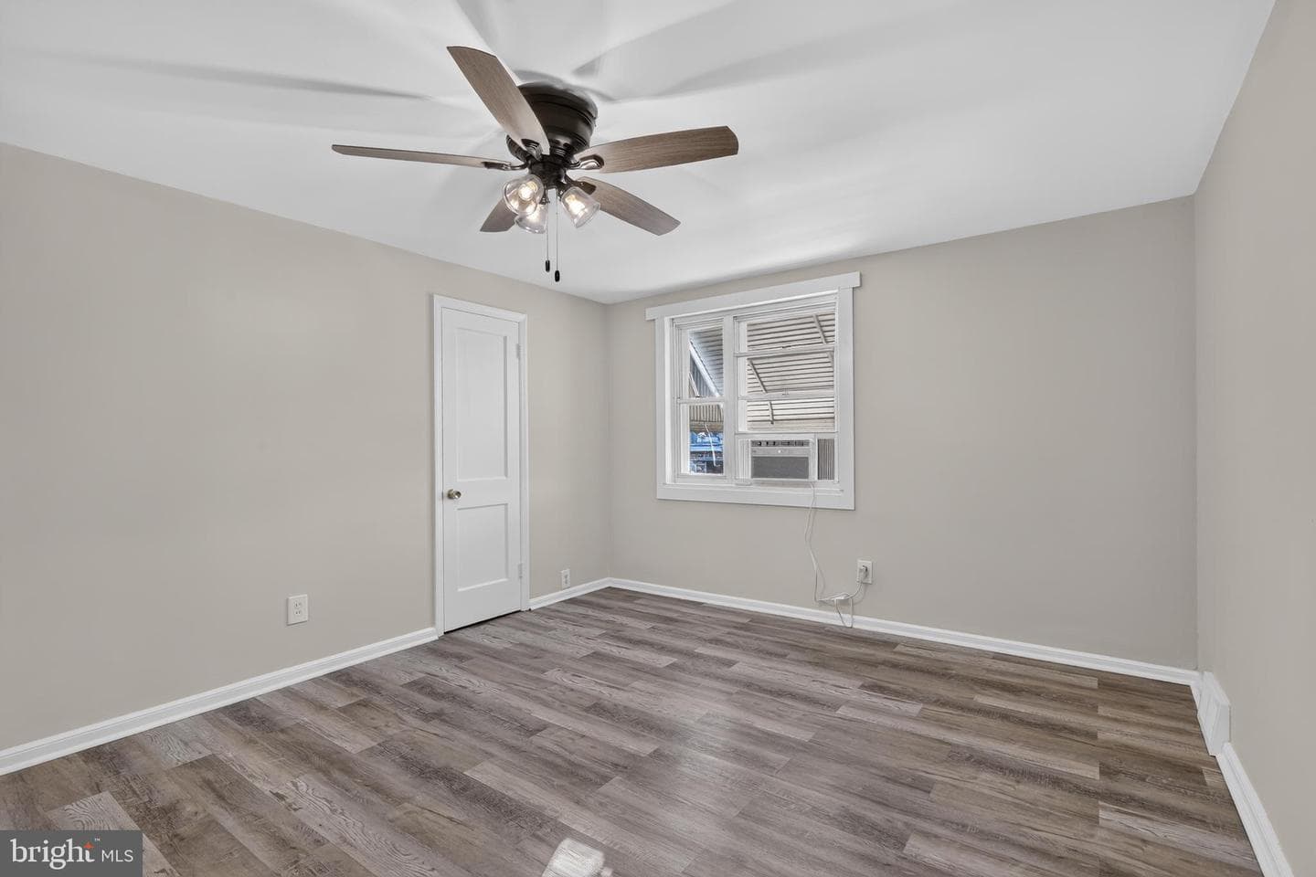 1937 Delmar Drive photo 24