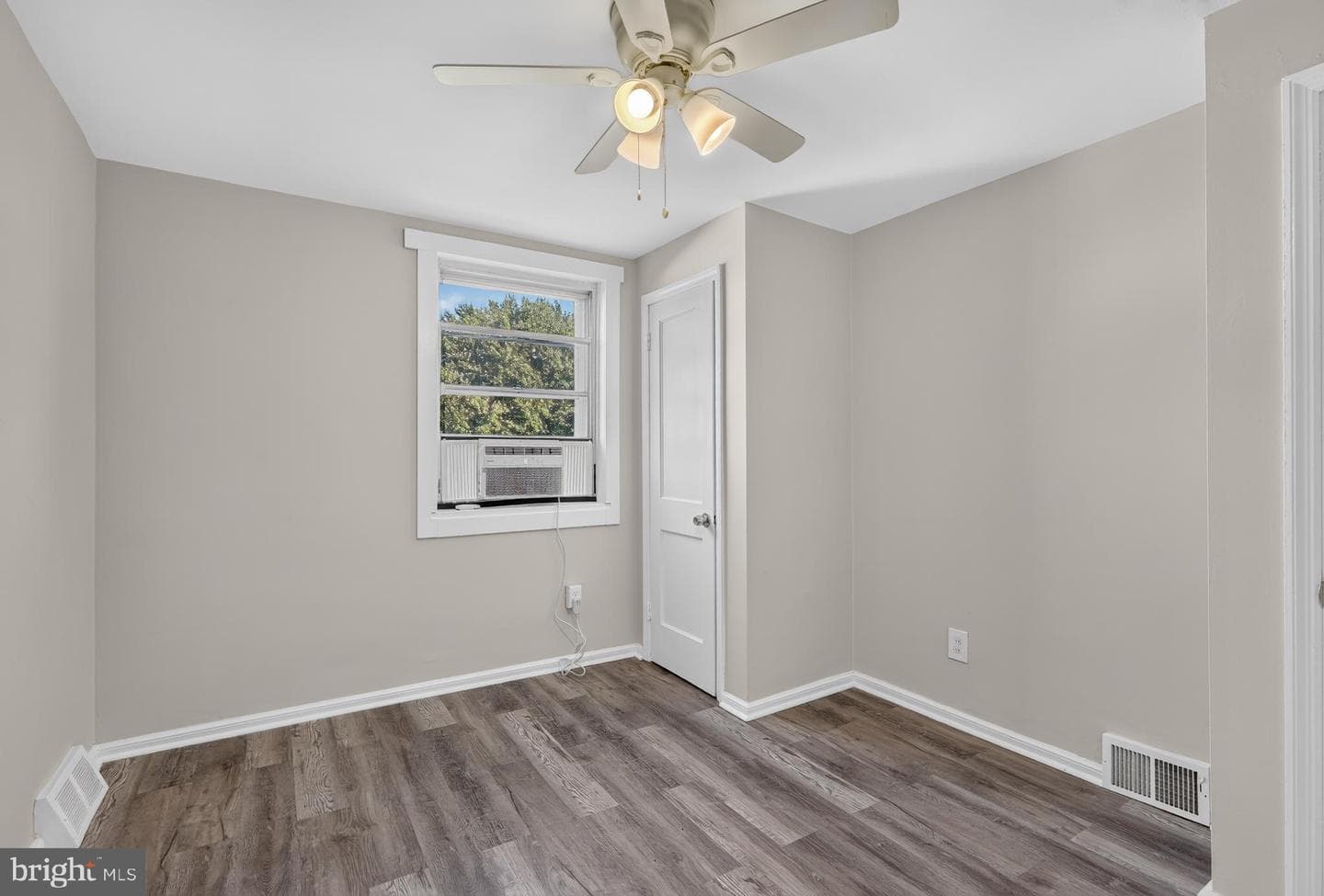 1937 Delmar Drive photo 28