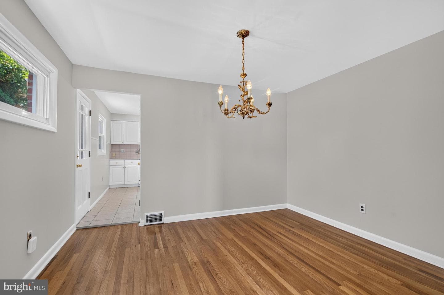 1107 Evergreen Avenue photo 5